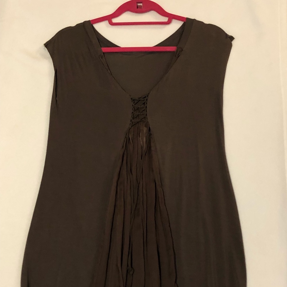 Brown tee